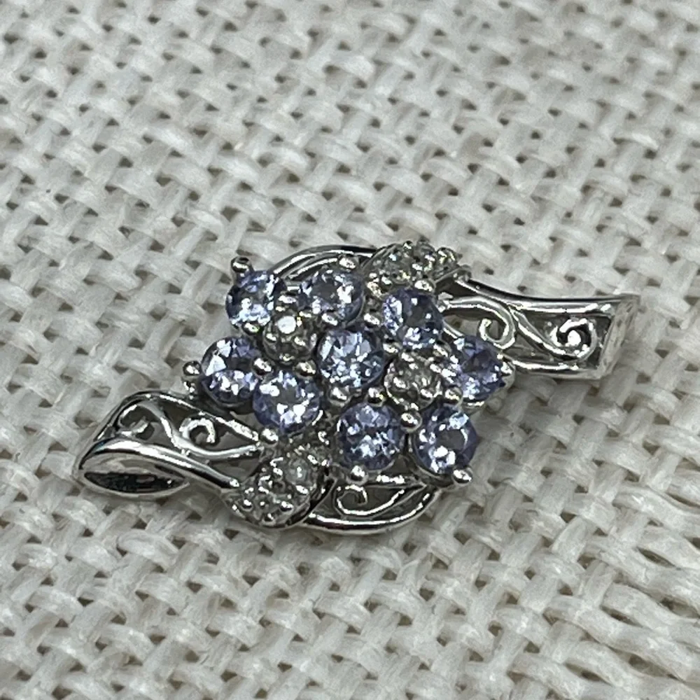 10K White Gold Tanzanite ๐ Diamond Accent Pendant - Vintage Estate, 1990s - Picture 5 of 15
